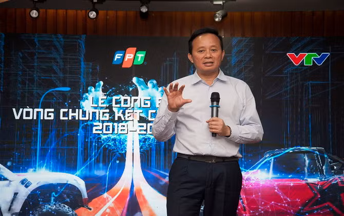 Sinh viên Việt Nam tranh tài cùng sinh viên Ang, Nga trong CK cuộc đua xe tự hành quốc tế 