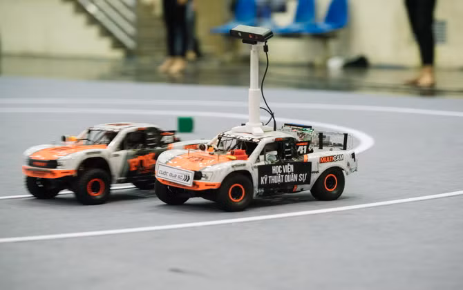 8 đội xuất sắc vào Chung kết lập trình xe tự hành