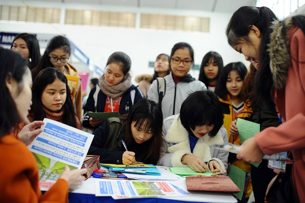 Gần 1000 việc làm trong ngày tuyển dụng cho sinh viên ĐH Ngoại ngữ - ĐHQG Hà Nội