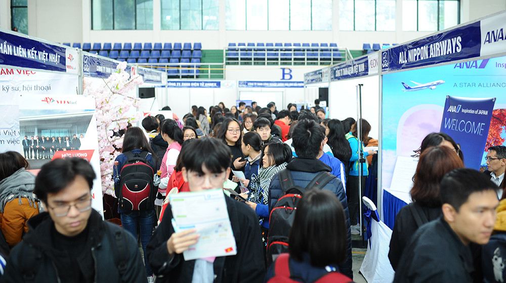 Gần 1000 việc làm trong ngày tuyển dụng cho sinh viên ĐH Ngoại ngữ - ĐHQG Hà Nội