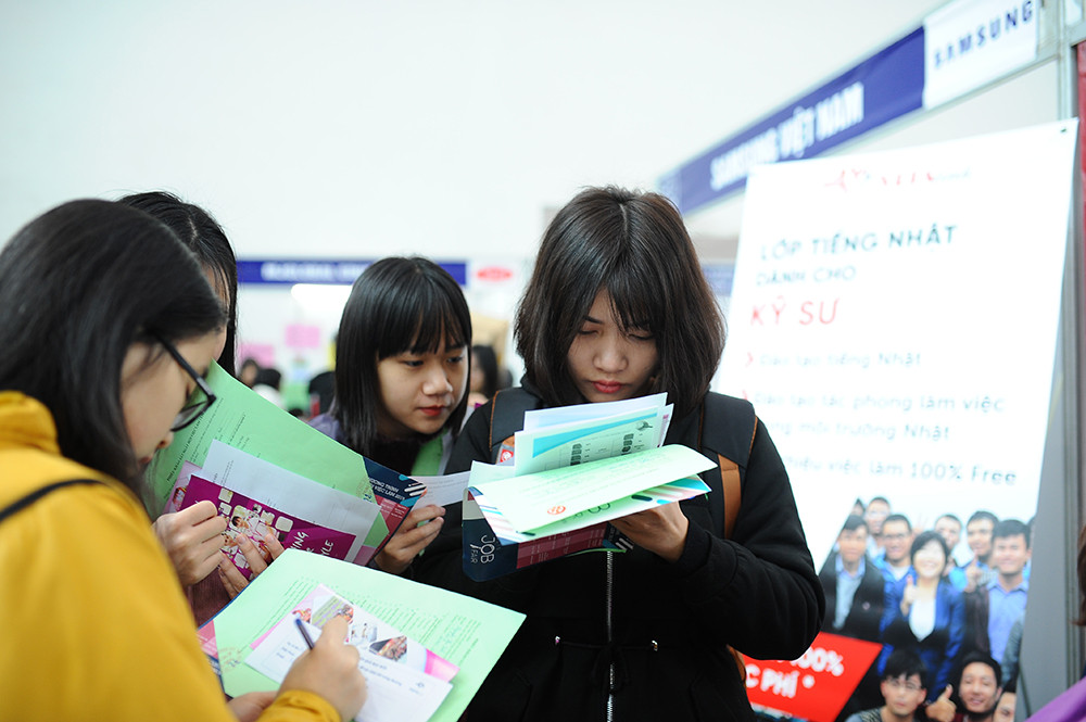 Gần 1000 việc làm trong ngày tuyển dụng cho sinh viên ĐH Ngoại ngữ - ĐHQG Hà Nội