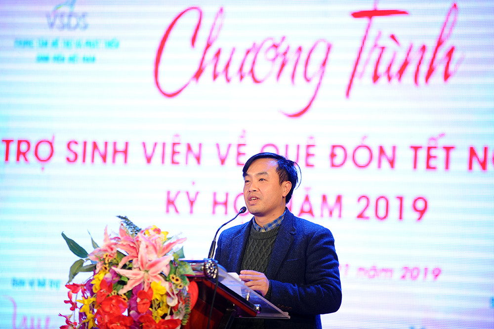 Tiếp sức sinh viên nghèo về quê ăn Tết