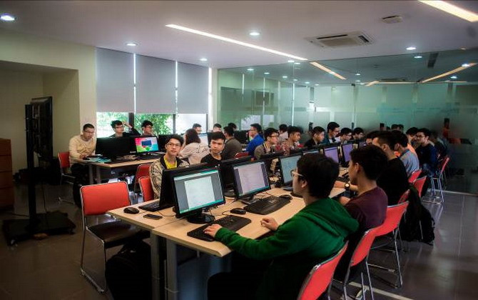 Đột nhập phòng lab cực phẩm của trường ĐH FPT