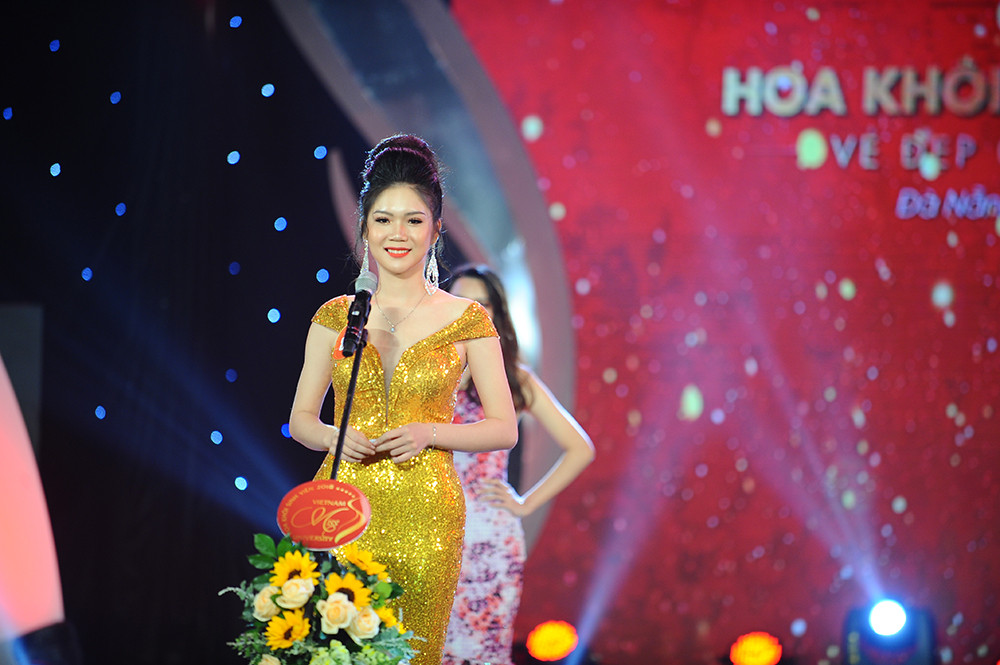 Top 5 Hoa khôi sinh viên thể hiện tài ứng xử