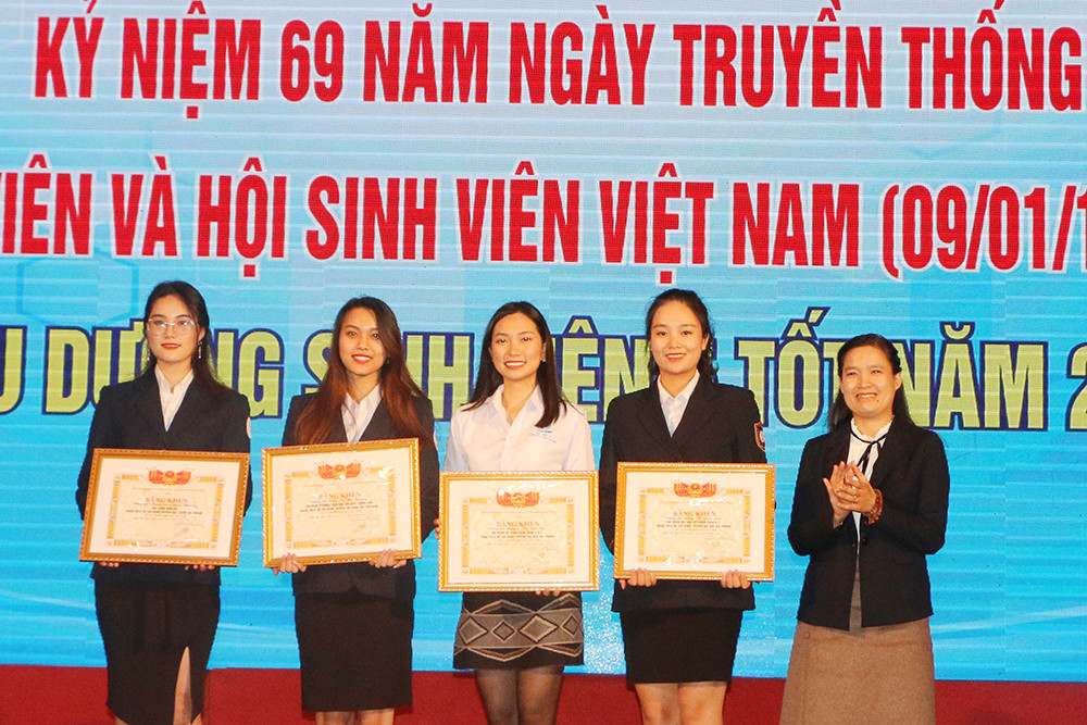 Gần 100 Sinh viên Hải Phòng được vinh danh là Sinh viên 5 tốt