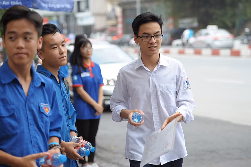 Tình nguyện Tiếp sức mùa thi hỗ trợ tối đa cho thí sinh