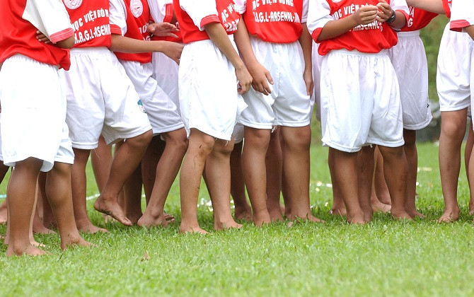 Đôi chân trần và đôi hài thủy tinh…