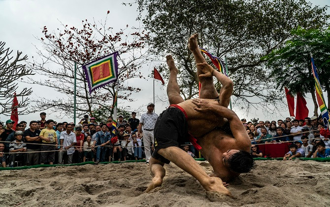Hội vật làng Thủ Lễ ở Thừa Thiên Huế