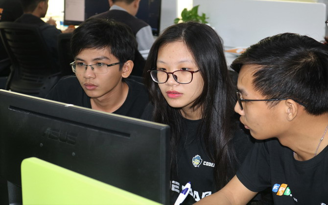 Ba học sinh THPT chiến thắng Code War Cần Thơ 2019