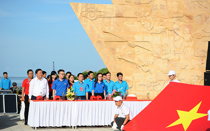 Người trẻ gửi thông điệp Yêu Tổ quốc từ đất mũi