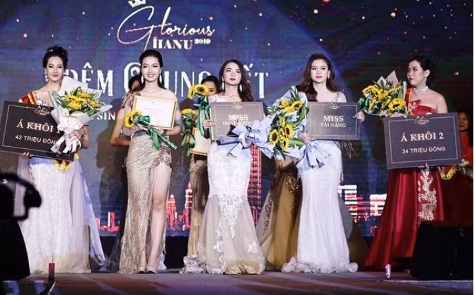 ĐH Hà Nội đã tìm ra hoa khôi sau 11 năm