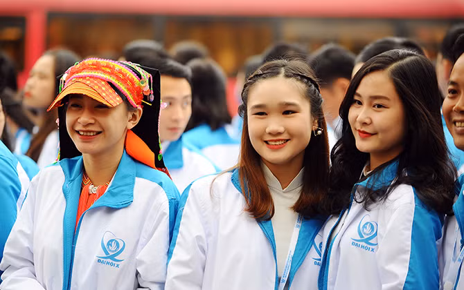 Đại biểu Sinh viên Việt Nam rạng ngời trước giời khai mạc