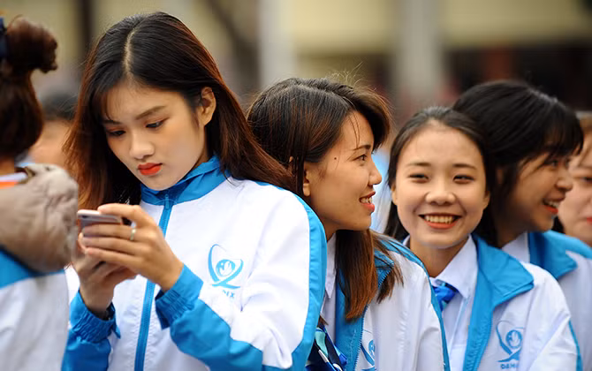 Đại biểu Sinh viên Việt Nam rạng ngời trước giời khai mạc