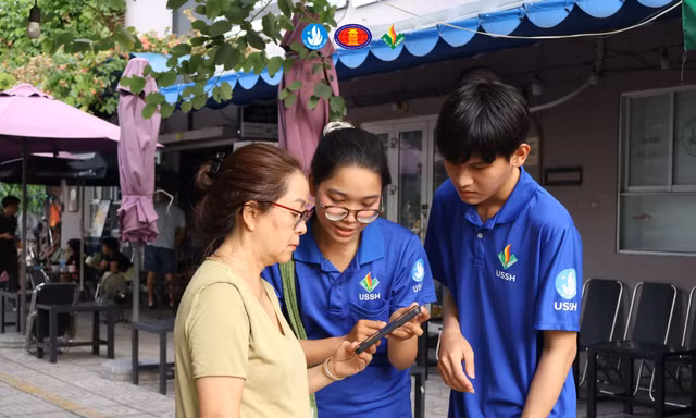 Chiến sĩ Mùa Hè Xanh hỗ trợ các trung tâm hành chính công trên địa bàn TP.HCM
