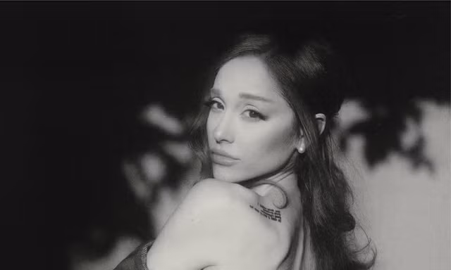 Ariana Grande sẽ “ở ẩn” dài hạn sau khi kết thúc tour diễn để tránh sự soi mói