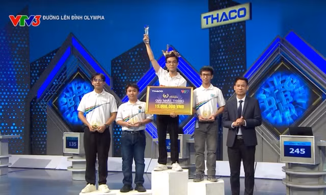 Nam sinh "vùng đất sen hồng" giành vòng nguyệt quế Tháng một cách thuyết phục