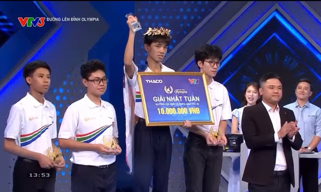 Nam sinh Hà Nội giành vòng nguyệt quế Tuần Olympia với màn về đích xuất sắc