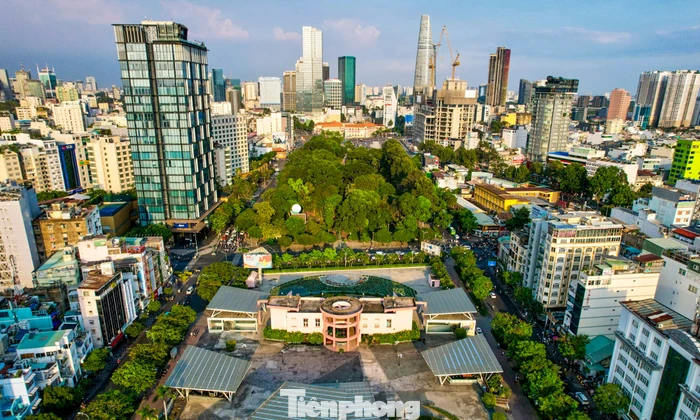 Cận cảnh sân khấu giữa trung tâm TPHCM sắp thành bãi giữ xe metro