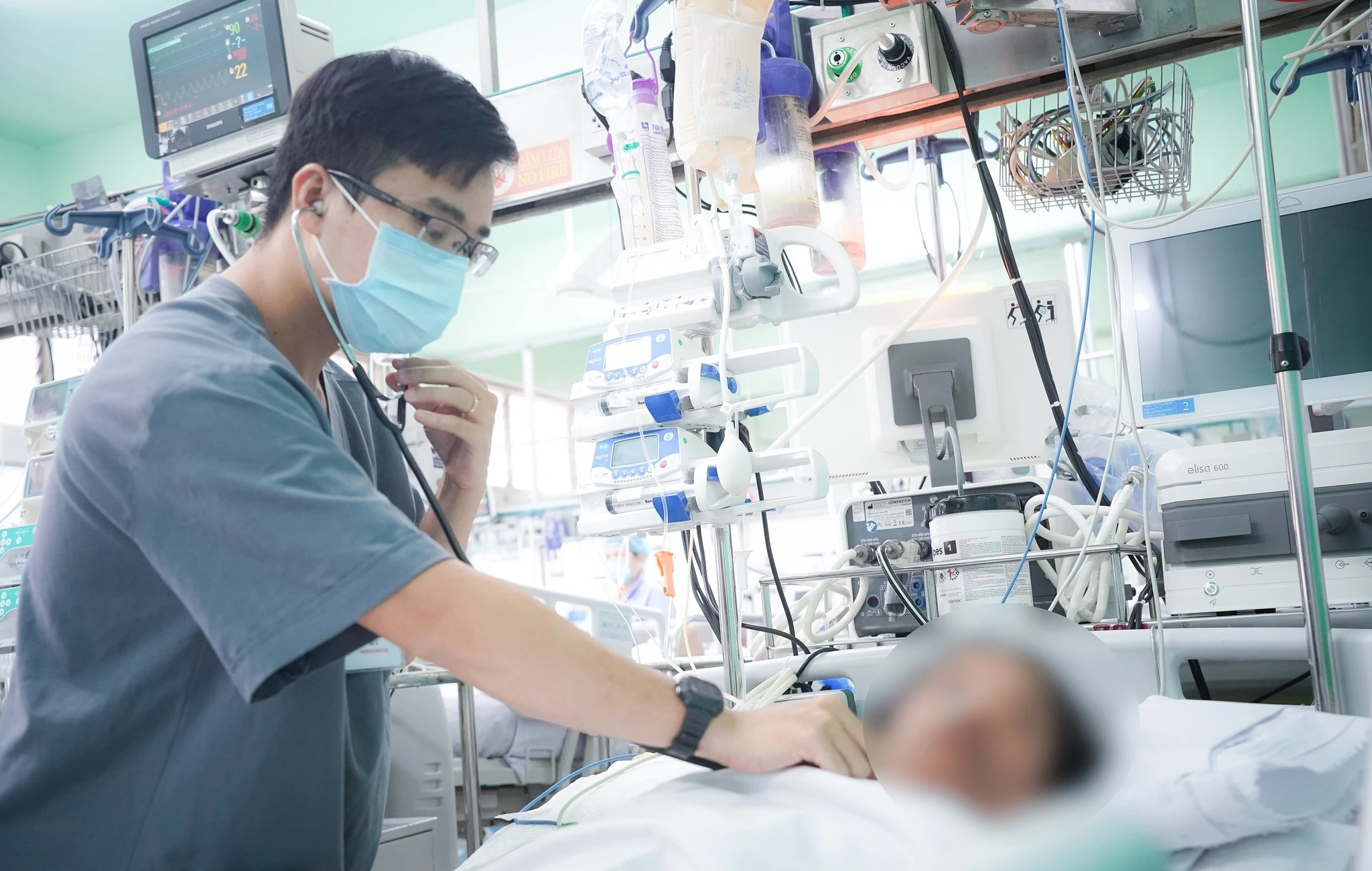 Đột quỵ dễ nhầm với say rượu bia: Cảnh báo từ bác sĩ trong dịp Tết