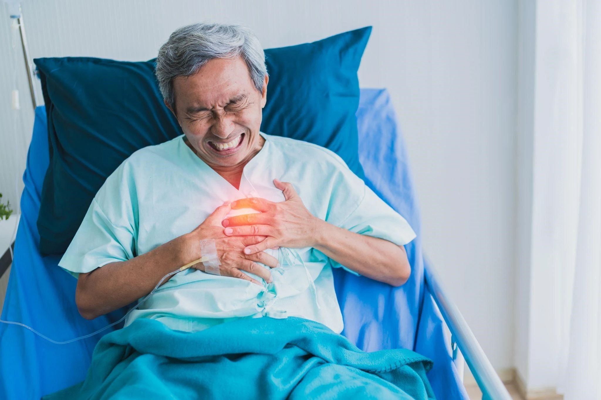 Bác sĩ cảnh báo nguy cơ tim mạch từ rượu bia dịp Tết: Cần kiểm soát chặt chẽ