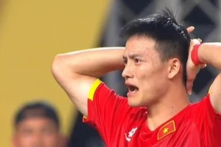 Phản ứng hài hước của vợ cầu thủ Thanh Nhàn trước khoảnh khắc “khẩu hình miệng” gây sốt