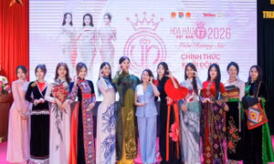 Sinh viên Trường Đại học Khoa học - Đại học Thái Nguyên (TNUS) háo hức tập luyện chờ đón Hoa hậu Việt Nam