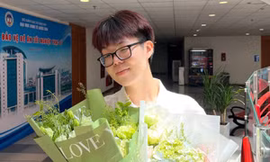 Nam sinh tốt nghiệp với GPA 4.0: ‘Thủ khoa chỉ là một bước đệm, không phải chiếc chìa khóa vạn năng’