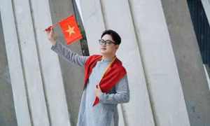 Khi bản sắc quê hương trở thành nguồn cảm hứng cho đồ án thời trang của sinh viên trẻ