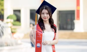 Từ đam mê nhiếp ảnh đến hành trình giành học bổng 10.000 bảng Anh của nữ sinh AJC