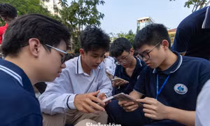 UNLOCK THE IELTS 2025 khuấy động THPT Nhân Chính: Dạng bài phiên âm mới lạ khiến nhiều thí sinh bất ngờ