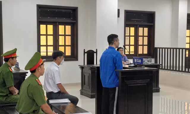Nguyên phó giám đốc chi nhánh văn phòng đăng ký đất đai lãnh án tù