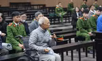 Cựu Tổng giám đốc VICEM khai không quan tâm tiền 'biếu' vì thu nhập cán bộ cả trăm triệu mỗi tháng