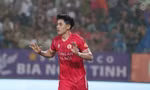 Đình Bắc lập hat-trick, CAHN chạm một tay vào ngôi vương V.League