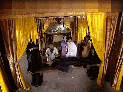 Cảnh quay dẫn đến vụ lùm xùm của ông cùng Trương Vệ Kiện và Tạ Đình Phong Cảnh quay dẫn đến vụ lùm xùm của ông cùng Trương Vệ Kiện và Tạ Đình Phong