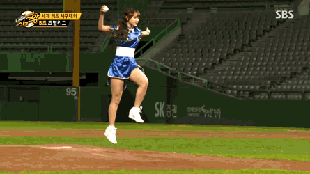 Qua các năm, màn biểu diễn thể dục dụng cụ của Trình Tiêu luôn được khán giả mong chờ. Danh tiếng ngày càng đi lên, cô nổi bật so với các thành viên cùng nhóm, lịch trình luôn phủ kín bởi những đợt quảng bá cá nhân, đi show tạp kỹ, chụp quảng cáo, làm cố vấn chuyên môn, hoạt động song song giữa Trung và Hàn… Cô được mời làm giám khảo chuyên môn cho Produce 101 bản Trung khi mới 20 tuổi. Qua các năm, màn biểu diễn thể dục dụng cụ của Trình Tiêu luôn được khán giả mong chờ. Danh tiếng ngày càng đi lên, cô nổi bật so với các thành viên cùng nhóm, lịch trình luôn phủ kín bởi những đợt quảng bá cá nhân, đi show tạp kỹ, chụp quảng cáo, làm cố vấn chuyên môn, hoạt động song song giữa Trung và Hàn… Cô được mời làm giám khảo chuyên môn cho Produce 101 bản Trung khi mới 20 tuổi.