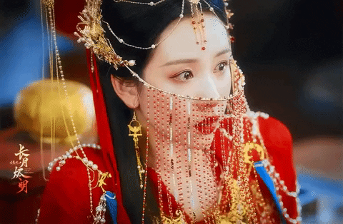 Nhan sắc Trần Đô Linh được đánh giá là điểm cộng lớn của phim. Thậm chí, nhiều người cho rằng tạo hình của cô trẻ hơn tuổi thật, nổi bật không kém nữ chính Bạch Lộc. Khán giả nhận xét nữ diễn viên sinh năm 1993 hợp với dòng phim cổ trang, tiên hiệp, tỏa ra khí chất tiên tử, tương tự “thần tiên tỷ tỷ” Lưu Diệc Phi. Đường nét gương mặt thanh tú, hài hòa cũng giúp Trần Đô Linh được công nhận ở vai diễn này. Nhan sắc Trần Đô Linh được đánh giá là điểm cộng lớn của phim. Thậm chí, nhiều người cho rằng tạo hình của cô trẻ hơn tuổi thật, nổi bật không kém nữ chính Bạch Lộc. Khán giả nhận xét nữ diễn viên sinh năm 1993 hợp với dòng phim cổ trang, tiên hiệp, tỏa ra khí chất tiên tử, tương tự “thần tiên tỷ tỷ” Lưu Diệc Phi. Đường nét gương mặt thanh tú, hài hòa cũng giúp Trần Đô Linh được công nhận ở vai diễn này.