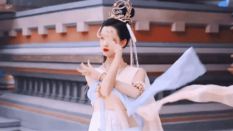 Tạo hình mang chất tiên khí của dàn diễn viên tạo ấn tượng, trong đó Trần Đô Linh xuất hiện nhiều khi được cư dân mạng bàn tán xôn xao, vượt qua nữ chính Bạch Lộc. Trước đó tạo hình thần tiên của Trần Đô Linh đã thu hút sự quan tâm khi nhà sản xuất “nhá hàng”. Tạo hình mang chất tiên khí của dàn diễn viên tạo ấn tượng, trong đó Trần Đô Linh xuất hiện nhiều khi được cư dân mạng bàn tán xôn xao, vượt qua nữ chính Bạch Lộc. Trước đó tạo hình thần tiên của Trần Đô Linh đã thu hút sự quan tâm khi nhà sản xuất “nhá hàng”.