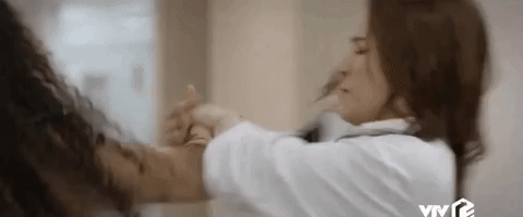 Minh Minh "xử" đẹp Trâm vì bắt nạt bạn thân của cô Minh Minh "xử" đẹp Trâm vì bắt nạt bạn thân của cô