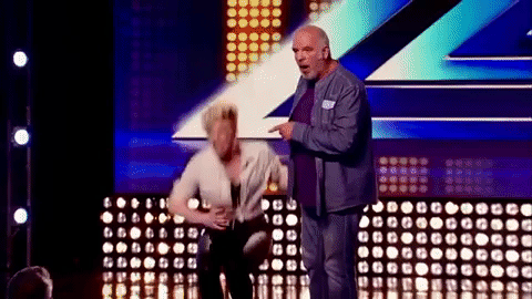 Zoe Alexander chửi thề, ném mic khi bị loại. Cô nói chính ê-kíp đã yêu cầu cô ăn mặc như Pink. Zoe Alexander chửi thề, ném mic khi bị loại. Cô nói chính ê-kíp đã yêu cầu cô ăn mặc như Pink.