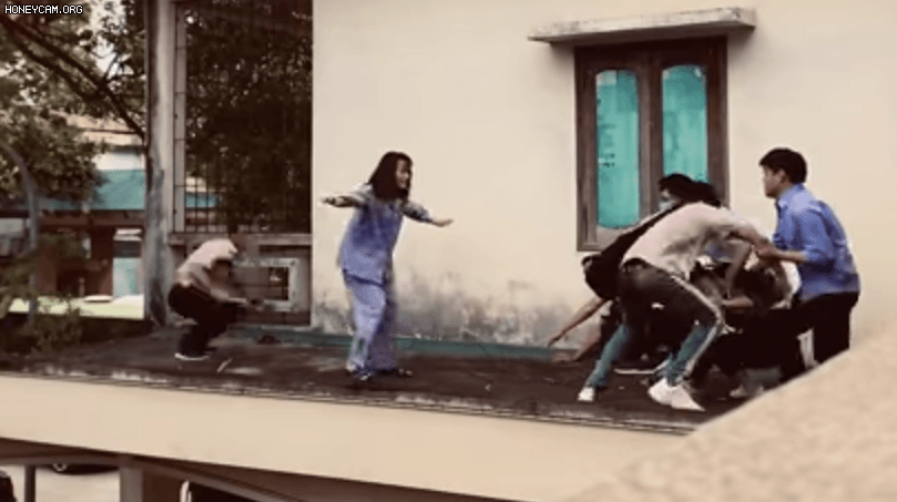 Cảnh quay trong bệnh viện tâm thần tốn nhiều sức của Vân Dung Cảnh quay trong bệnh viện tâm thần tốn nhiều sức của Vân Dung