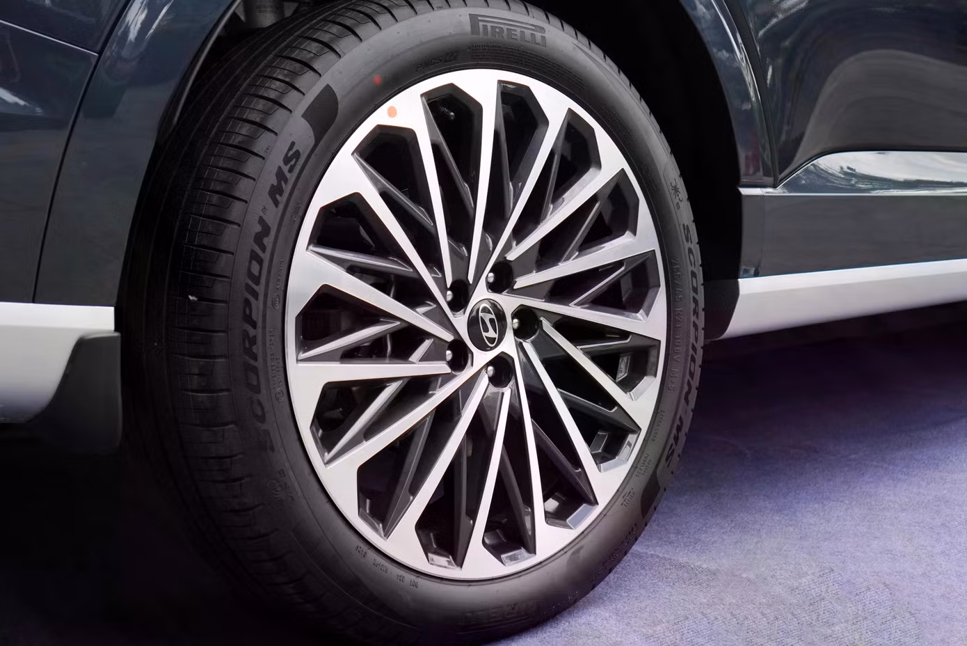 Bộ mâm đa chấu trên Palisade Hybrid.