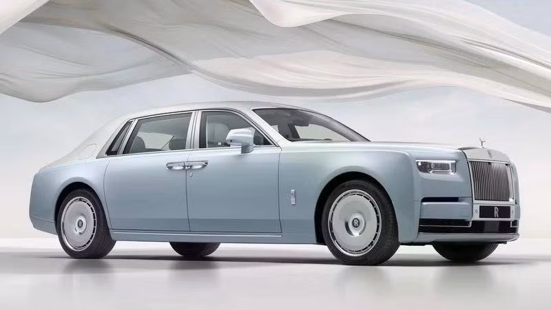  Rolls-Royce.