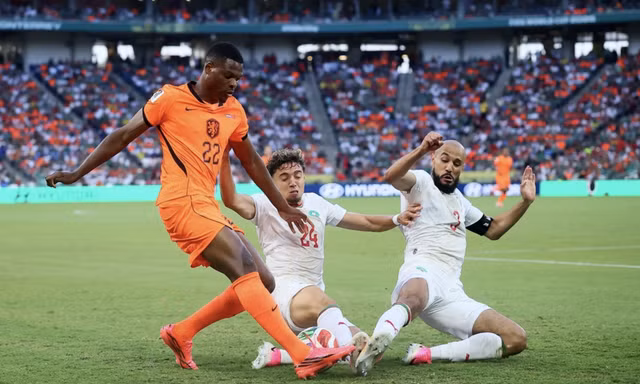 Trực tiếp Hà Lan vs Morocco 0-0 (H1): Không vào!!! Thủ môn Hà Lan cứu thua 