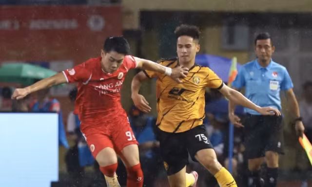 Trực tiếp Công an Hà Nội vs Đông Á Thanh Hóa 0-0 (H1): Không vào!!! Quang Hải đá phạt trúng xà ngang 
