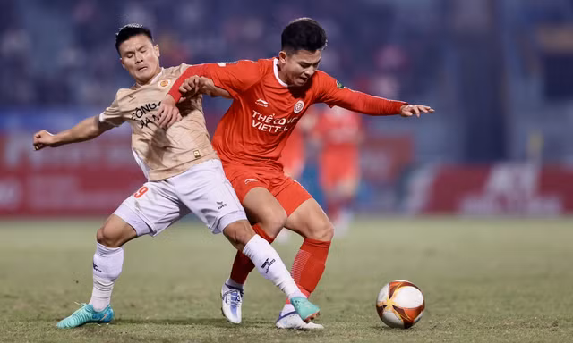 Văn Quyết khó cứu được Hà Nội FC, V.League nóng cả 2 đầu bảng đấu