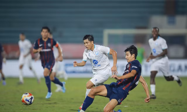 Thép Xanh Nam Định hòa Johor, vào bán kết Cúp C1 Đông Nam Á với ngôi nhất bảng
