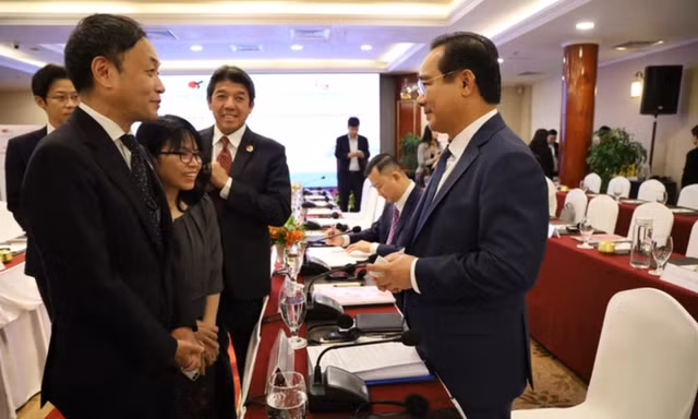 TPHCM chưa có kế hoạch bắt buộc chuyển xe xăng sang xe điện 