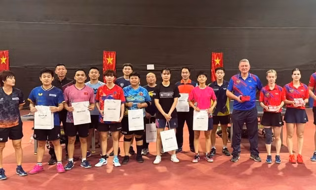 Đội tuyển bóng bàn Việt Nam đấu giao hữu tuyển Nga trước SEA Games 33