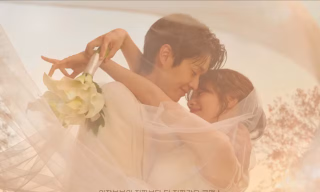 Bộ ảnh cưới của Choi Woo Shik và Jung So Min, hôn nhân giả mà ngọt tưởng thật
