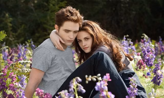 Loạt phim “Chạng Vạng” tái chiếu màn ảnh rộng, fan háo hức trở lại với "tình đầu"